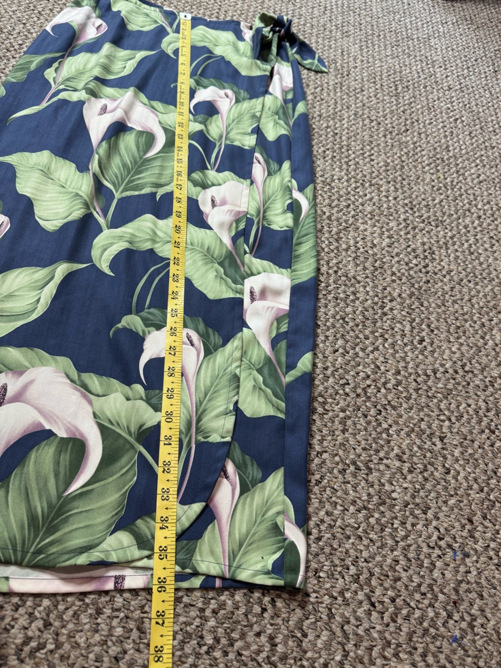 Tommy Bahama Silk Calla Lily Wrap Skirt size S - Picture 6 of 6